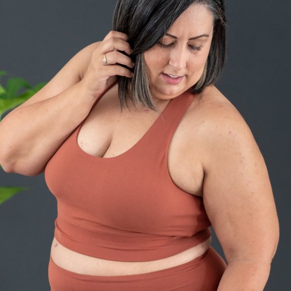 Rae Mode Nonstop Full Size Cutout Detail Sports Bra - Picture 8 of 10